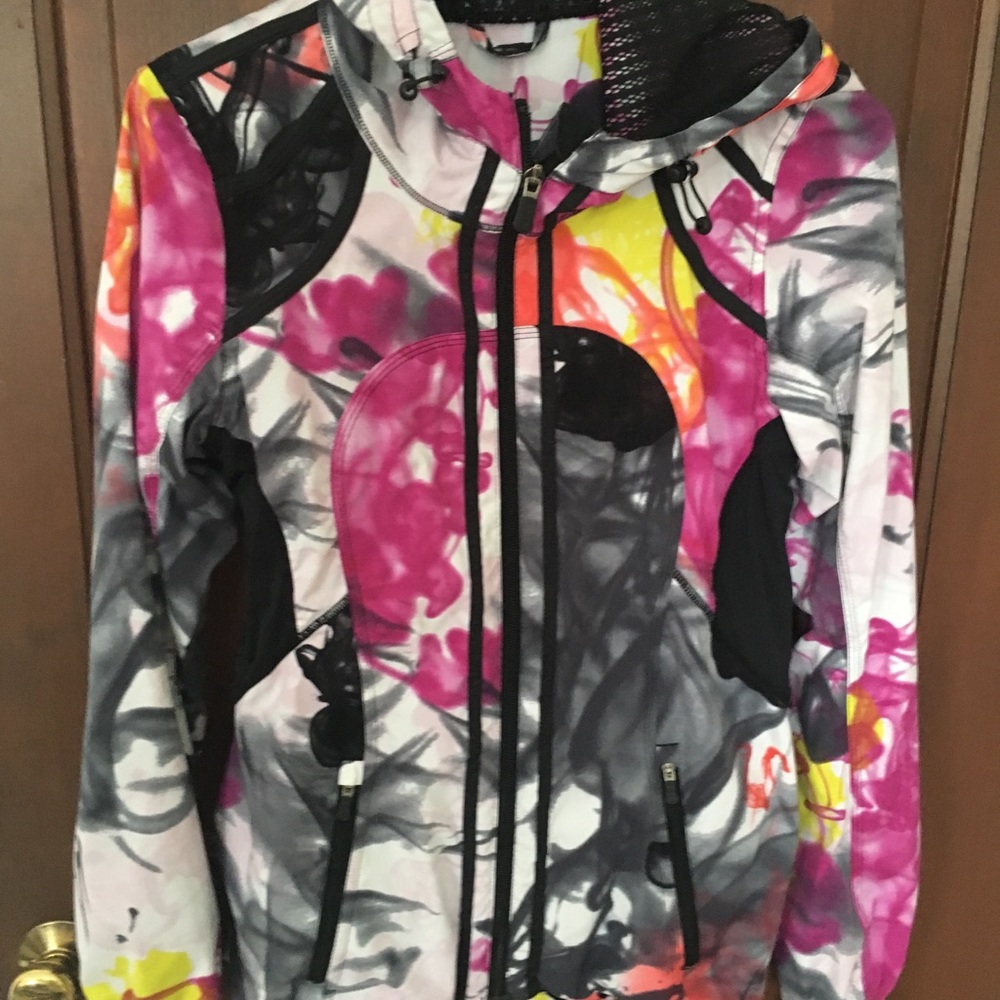 Lululemon Unicorn tears Jacket-4